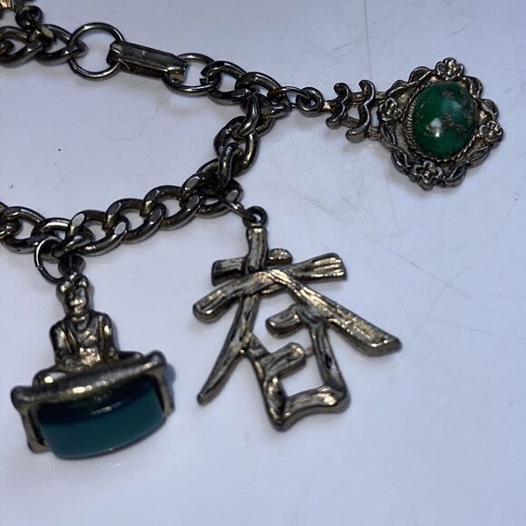 Vintage Asian inspired chunky gold tone charm bracelet - Picture 4 of 7